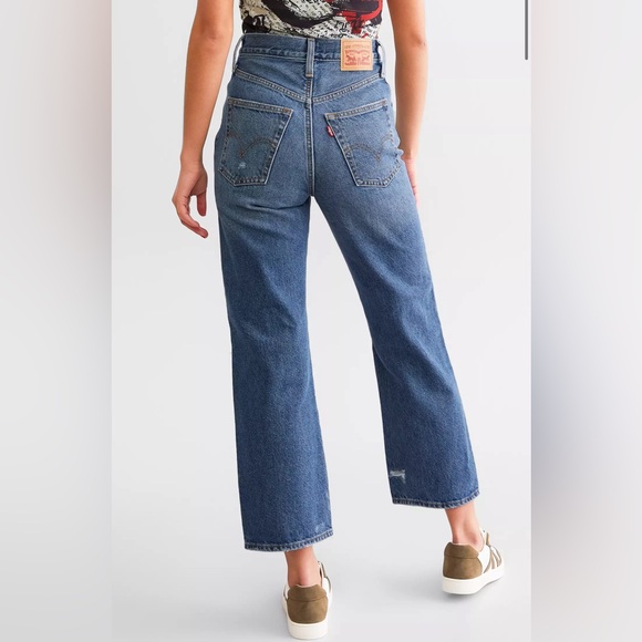 Levi’s Ribcage Ankle Straight Jean - Picture 4 of 13